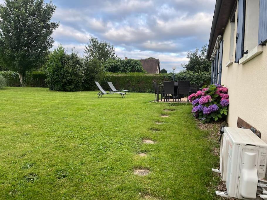 Charmante Maison De Ville Climatisee Avec Wifi Saint-Yrieix-la-Perche Esterno foto