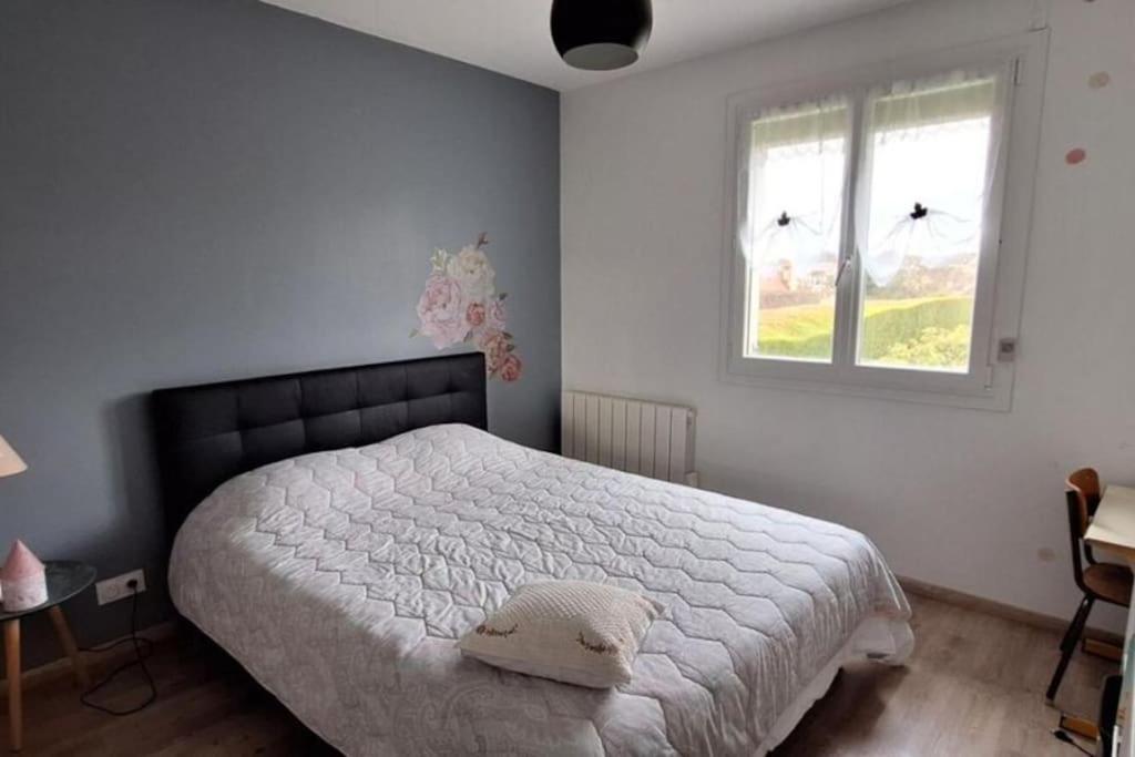 Charmante Maison De Ville Climatisee Avec Wifi Saint-Yrieix-la-Perche Esterno foto
