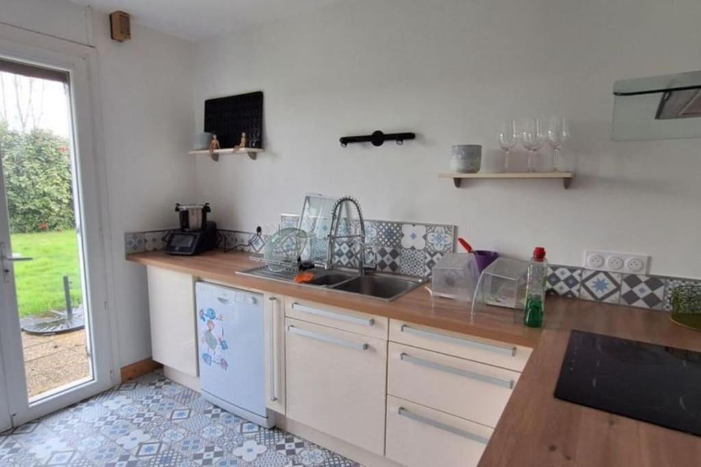 Charmante Maison De Ville Climatisee Avec Wifi Saint-Yrieix-la-Perche Esterno foto