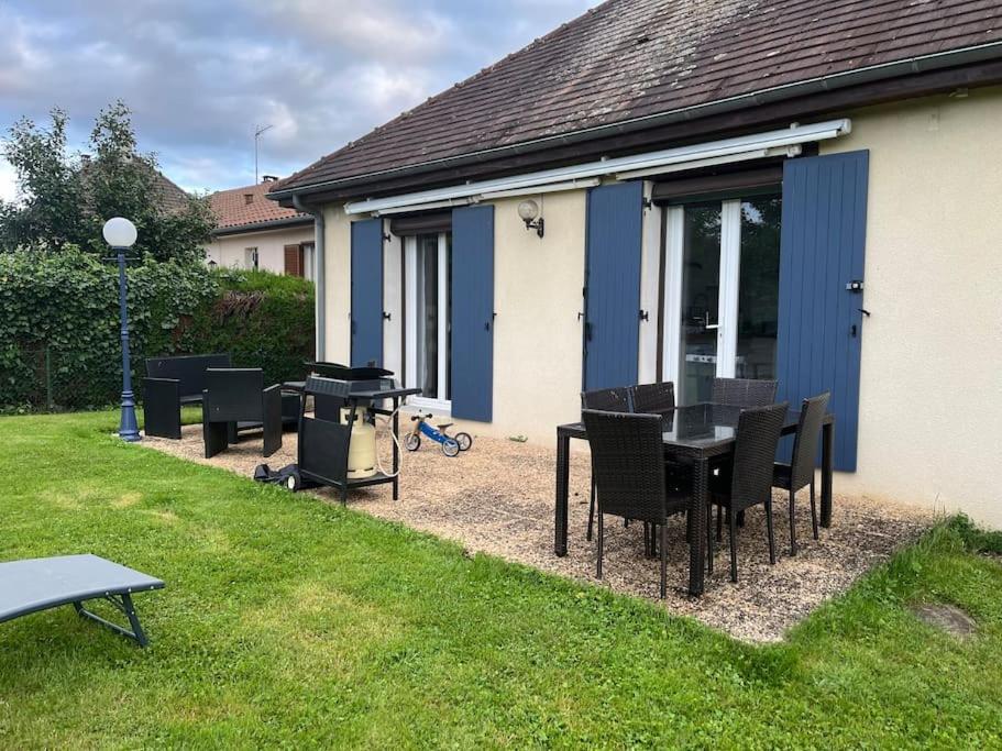 Charmante Maison De Ville Climatisee Avec Wifi Saint-Yrieix-la-Perche Esterno foto